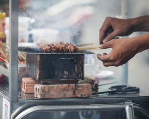 Giới trẻ đô thị: Cả tháng nấu ăn 1 lần, coi chừng sinh bệnh vì ăn linh tinh