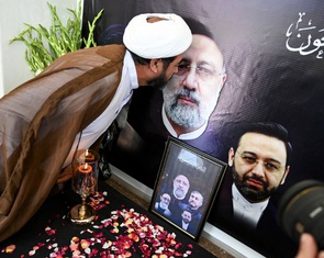 Nghi lễ quốc tang tổng thống Iran diễn ra thế nào?