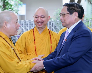 Thủ tướng Phạm Minh Chính dự Đại lễ Phật đản 2024 cùng tăng ni, Phật tử