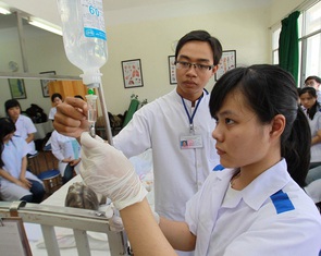 Học phí ngành y khoa năm 2024 'đắt đỏ' ra sao?