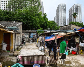 Thuê trọ trong ngõ sâu: Nghèo, vì mưu sinh nên đành chấp nhận