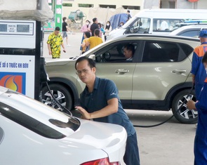 Làm mới quỹ bình ổn xăng dầu