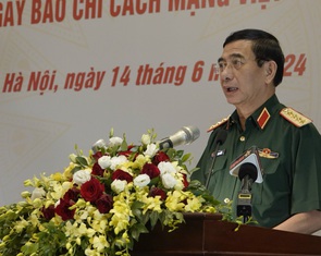 'Chiến sĩ ở chiến trường có vũ khí nóng, các phóng viên chỉ có máy ảnh, máy quay phim'