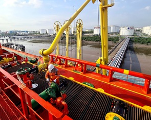 Doanh nghiệp xăng dầu 'bỏ nghề' sẽ còn tăng?