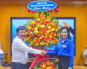 Bí thư Trung ương Đoàn thăm, chúc mừng báo Tuổi Trẻ