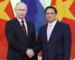 Thủ tướng Phạm Minh Chính hội kiến Tổng thống Nga Vladimir Putin