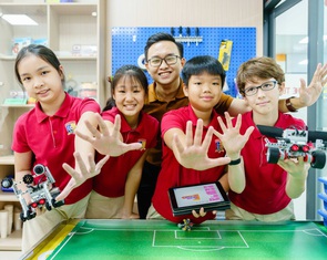 19h tối nay 22-6: Royal School lên sóng Khám phá trường học