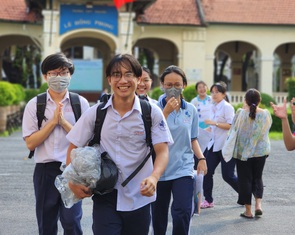 Bài giải gợi ý 24 mã đề môn tiếng Anh thi tốt nghiệp THPT