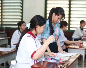 Bài giải gợi ý môn vật lý thi tốt nghiệp THPT 2024