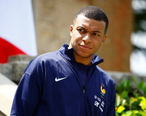 Mbappe vắng mặt trong đội hình tiêu biểu Champions League
