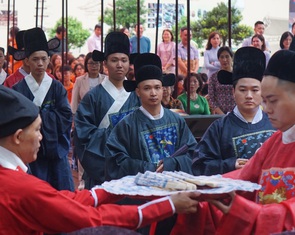 Ông Đôi Truân liên quan gì với nguồn gốc Tết Đoan Ngọ giết sâu bọ?