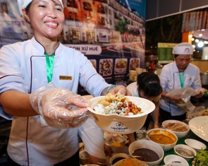 Đua nhau mở chợ đêm, nhưng đừng làm theo kiểu 'lẩu thập cẩm'