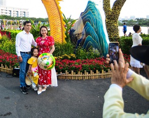 Đề xuất vợ chồng tự quyết sinh bao nhiêu con phù hợp thực trạng dân số