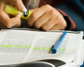 Cấu kết sản xuất bài báo khoa học quốc tế: Dữ liệu bất thường vẫn được công bố