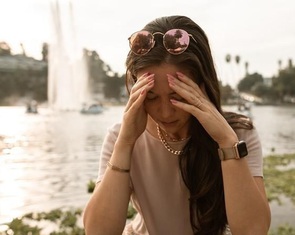 Sóng nhiệt gây chứng đau nửa đầu kinh niên?