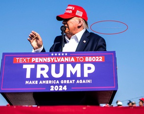 Ảnh viên đạn sượt mặt ông Trump là khoảnh khắc 'triệu lần có một'