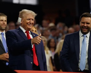 Lãnh đạo cấp cao Việt Nam gửi lời thăm hỏi, mong ông Trump sớm bình phục