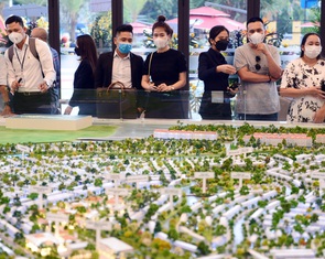 Từ 1-8: Môi giới bất động sản phải có chứng chỉ hành nghề; Nhà chung cư hết hạn sử dụng thì sao?