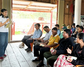 Viện Vật lý địa cầu đến làng động đất tập huấn cho dân