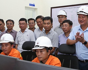 Đóng điện thông tuyến toàn bộ đường dây 500kV mạch 3 Quảng Trạch - Phố Nối