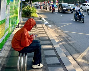 Tân sinh viên nhập học: Tôi hụt hẫng khi đón xe buýt tại TP.HCM