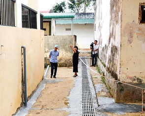 Năm học mới cận kề, hàng loạt trường bị sụt lún không kịp khắc phục
