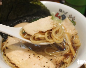 Ăn thử mì ramen chuẩn Nhật, giá chỉ bằng hai tô phở