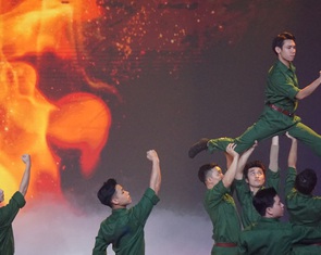 'Màu hoa đỏ' và hơn 600 nhà tình nghĩa, hàng vạn sổ tiết kiệm cho gia đình thương binh, liệt sĩ