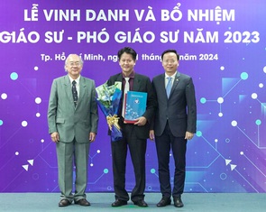 Ủng hộ phân quyền công nhận giáo sư