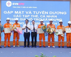 EVNCPC khen thưởng 47 tập thể, cá nhân xuất sắc tham gia thi công đường dây 500kV mạch 3