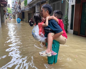 Hà Nội xử phạt người tung tin vỡ đê