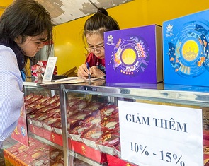Rằm tháng 8 quạnh hiu quầy bánh trung thu