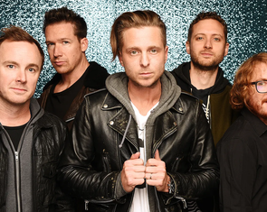OneRepublic đến TP.HCM, khen nức nở bánh mì Huynh Hoa
