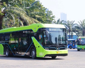Tuyến buýt điện đầu tiên ở TP.HCM mỗi ngày chở 3.000 khách