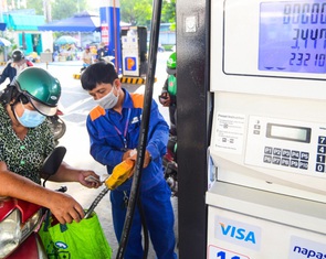 Giá xăng dầu trong nước tăng mạnh
