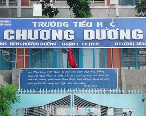 Tạm đình chỉ cô giáo xin phụ huynh hỗ trợ mua laptop