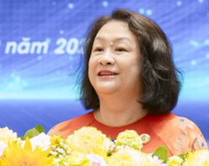 Hiệu trưởng Trường đại học Công nghệ thông tin khuyên sinh viên đừng chìm đắm trong mạng xã hội