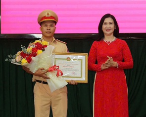 Đại úy công an hiến máu cứu nhiều em nhỏ và sản phụ