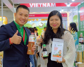 Đưa món ăn Việt lên kệ xứ cờ hoa