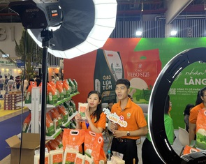 Đề xuất quy định mới quản hàng triệu người bán hàng online, 'siết' sàn xuyên biên giới