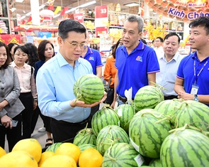 Nguồn hàng Tết dồi dào, đa dạng chương trình ưu đãi