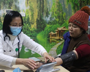 Người tăng huyết áp cần chú ý gì ngày Tết?