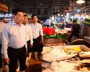 TP.HCM: Thủy hải sản, rau củ... về chợ tăng nhưng cần bám sát diễn biến giá dịp Tết