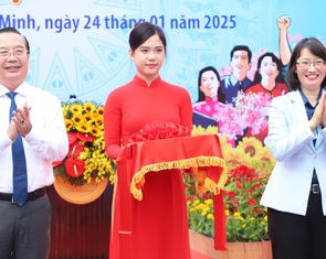 Ngắm nhiều tư liệu quý tại triển lãm ảnh 95 năm tự hào Đảng ta