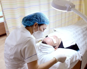 Trị mụn cấp tốc ngay tại nhà đón Tết: Cách nào đơn giản, an toàn?