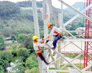 Có thêm đường dây 500kV mạch 3 kéo điện ra Bắc, truyền tải điện quốc gia lãi hơn 500 tỉ đồng