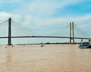 Đỉnh triều cường trên sông Hậu vượt báo động III, cao hơn năm 2011