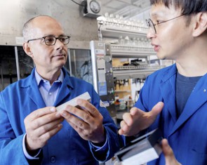 Gợi ý đáng suy ngẫm để có thể yêu thích môn hóa từ chủ nhân Nobel 2025