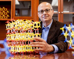 Quan điểm giáo dục của nhà hóa học đoạt giải Nobel 2025 Omar Yaghi