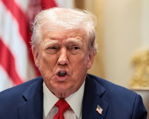 Trung Quốc siết kiểm soát gì khiến ông Trump dọa áp thuế bổ sung 100%?